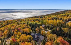 10 12 Ch. du Hameau, Petite-Rivière-Saint-François, Quebec G0A 2L0