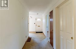 1971 Carnarvon Street, Saanich, British Columbia V8R2T9