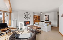 140 Rue Pinoteau 2132, Mont-Tremblant, Quebec J8E 1G2