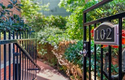 2128 W 43rd Avenue 102, Vancouver, British Columbia V6M 2E1