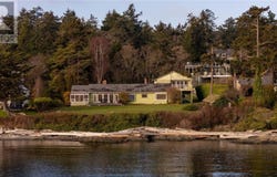 3901 Tudor Avenue, Saanich, British Columbia V8N4L3