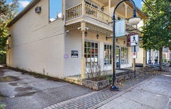 825 829 Rue de St-Jovite, Mont-Tremblant, Quebec J8E 3J8