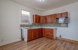 714 Ave Riverview, Montreal, Quebec H4H 2C1