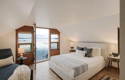 4971 Cordova Bay Rd, Saanich, British Columbia V8Y 2K1