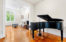 293 Rue du Square-Sir-George-Étienne-Cartier, Montréal (Le Sud-Ouest), Quebec H4C 3A3
