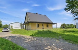 1702 Rue du Pont, Saint-Lambert-de-Lauzon, Quebec G0S2W0