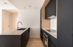 1020 Rue de la Montagne 1706, Montréal (Ville-Marie), Quebec H3G 1Y7
