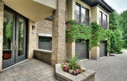 975 Rue Riverview, Otterburn Park, Quebec J3H 1Z2