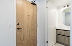 203 - 7950 bathurst Street, Vaughan, Ontario L4J0L4