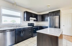 379 Rue Main, Gatineau, QC J8P5K6, CA, Gatineau, Quebec J8P5K6