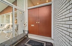 1 Denmark Crescent, Toronto, Ontario M2R1J3