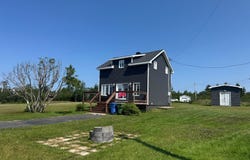 607 Rue Jacques-Cartier, Rivière-au-Tonnerre, Quebec G0G2L0