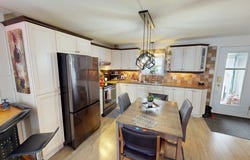 695 Rue Caron, Chicoutimi, Quebec G7J2Z8