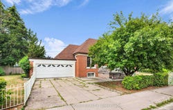 344 Linsmore Crescent, Toronto, Ontario M4J4M2