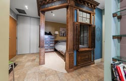 285 Place DYouville, Ville-Marie, QC H2Y4A4, CA, Ville-Marie, Quebec H2Y4A4