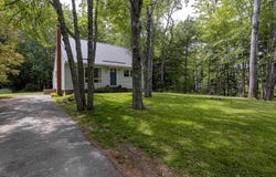 5 Oakleaf Crescent, Grand Lake, Nova Scotia B2T 1B3