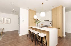 9570 Fifth St, Sidney, British Columbia V8L2W5