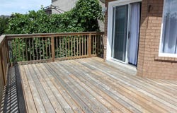 386 Bartholomew Drive, Newmarket, Ontario L3X2E7