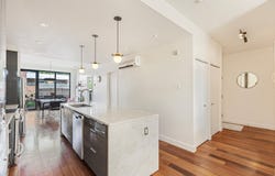 2121 Rue Sherbrooke E. #301, Montréal (Le Plateau-Mont-Royal), Quebec H2K1C2