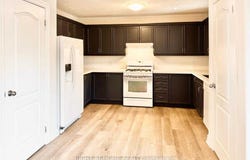 Lower - 9 Margaret Drive, Barrie, Ontario L4M6Y6