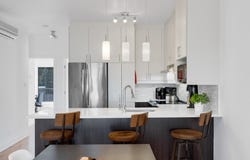 2739 Rue Hochelaga, Montréal, Quebec H2K1J9