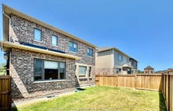 Upper - 126 Durham Avenue, Barrie, Ontario L9J0L8