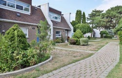 144 - 34 Venetian Crescent, Toronto, Ontario M3N2L8