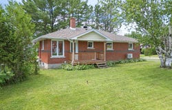 113 Rue Garneau, East Angus, QC J0B1R0, CA, East Angus, Quebec J0B1R0