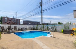 40 Rue De Courcelle, Repentigny, Quebec J5Y3X4