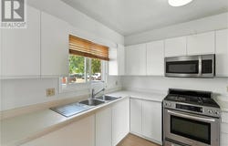 65 DORCHESTER Boulevard, St. Catharines, Ontario L2M7T1