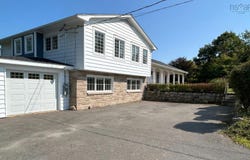 97 Nauss Point Road, Chester, Nova Scotia B0J 1J0