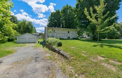 1 Rue St-Joseph, Windsor, Quebec J1S2E6