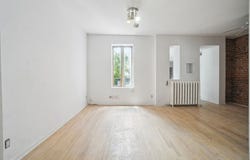 1796 Rue St-André, Ville-Marie, Quebec H2L3T8