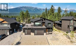 1538 CEDAR Street, Golden, British Columbia V0A1H0