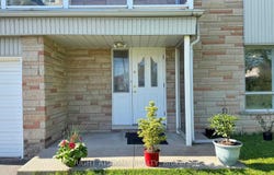 106 Grandravine Drive, Toronto, Ontario M3J1B4