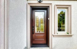 100 Greenbelt Crescent, Richmond Hill, Ontario L4C5R8