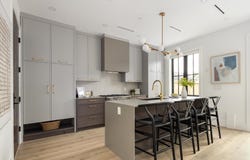 3268 W 15th Avenue 2, Vancouver, British Columbia V6K 3A9