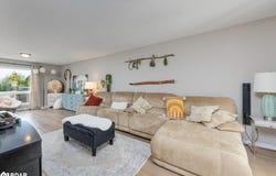 2294 Webb Street, Stroud, Ontario L9S 1K7