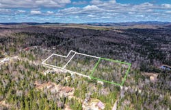 Rue du Lac-Marier, Sainte-Marguerite-du-Lac-Masson, Quebec J0T1L0