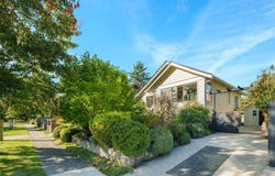 1618 Pinewood Ave, Victoria, British Columbia V8S 1K7