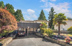955 Tattersall Dr, Saanich, British Columbia V8X 2X1