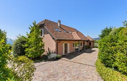 Mont-sur-Rolle, Vaud 1185