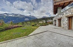 route de Lens-Crans 33, Crans VS, Valais 3963