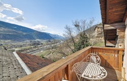 En dominance sur la plaine - Rive droite, Ollon VS, Valais 3971