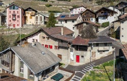 En dominance sur la plaine - Rive droite, Ollon VS, Valais 3971