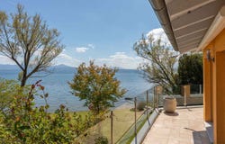 Perroy - pied dans leau, Perroy, Vaud 1166