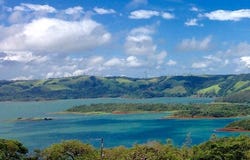 VISTAS TRAMONTO : Lake- Volcano- and Mountain Views, Tierras Morenas, Guanacaste