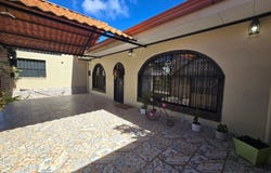 House for sale in Santo Tomás, Santo Domingo, Santo Tomás, Heredia