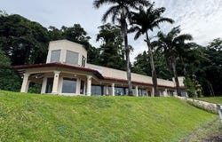 Solid investment in Limón: Consolidated commercial property in Siquirres: Mixed Use Building For Sale in Siquirres, Siquirres, Limón