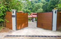 Luxury Waterfall-View Home with Guest House near Dominical, Costa Rica: Mountain House For Sale in Dominical, Dominical, Puntarenas 60504